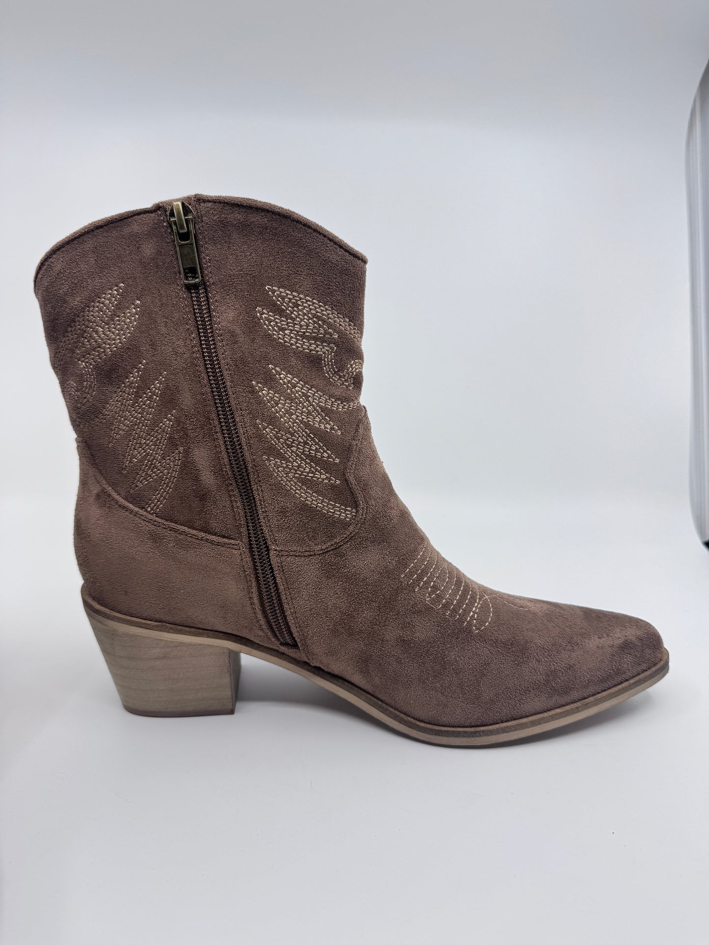 Thia Boots